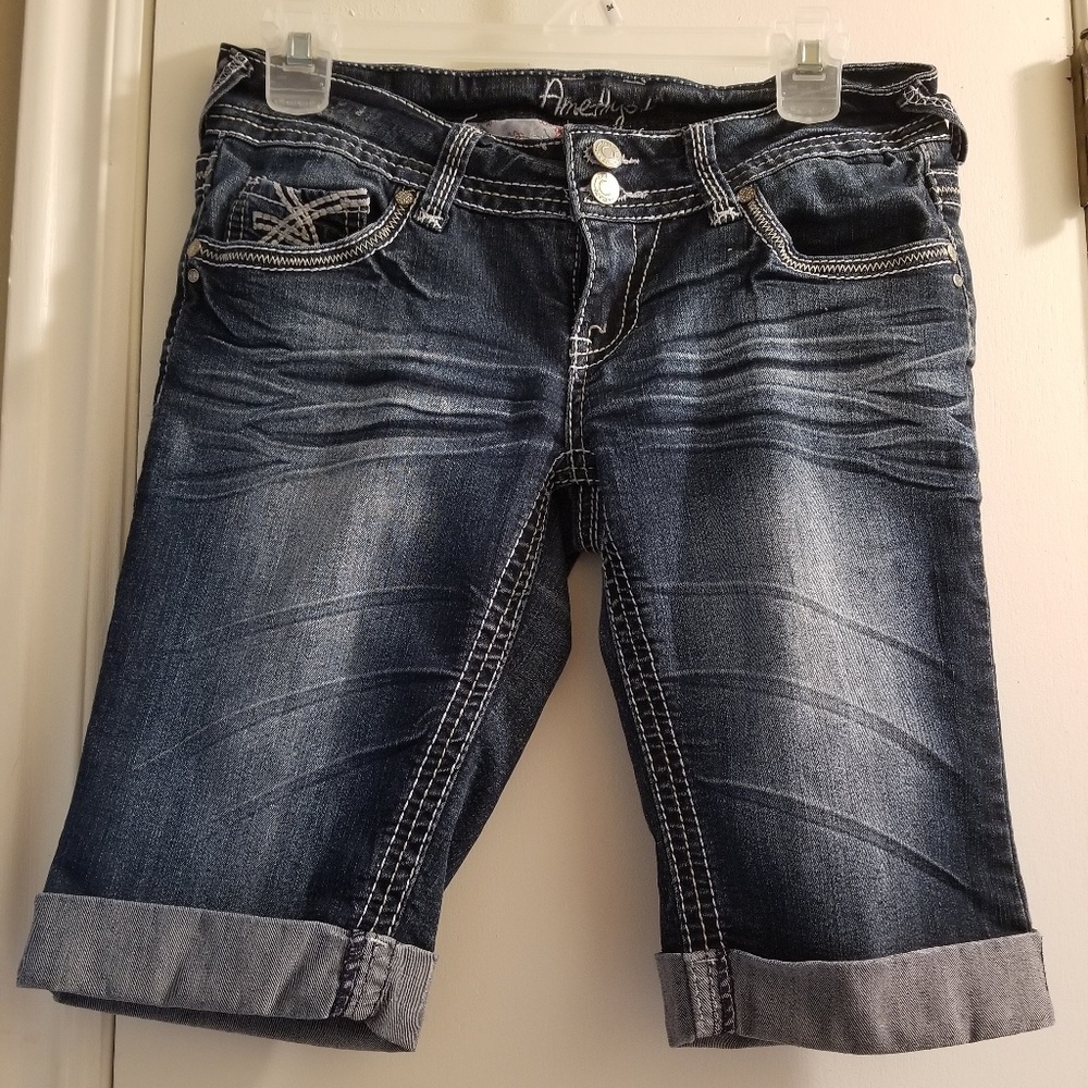 Amethyst Jean's cuffed Bermuda shorts